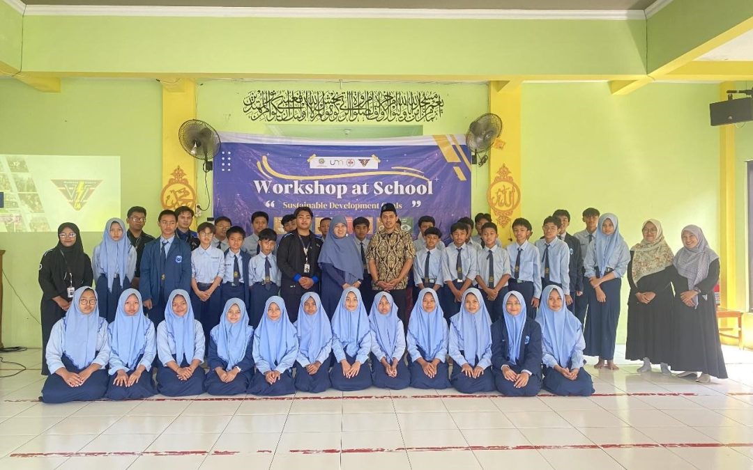 Solar Power in Schools: Membangun Kesadaran dan Keterampilan Energi Terbarukan di Kalangan Generasi Muda