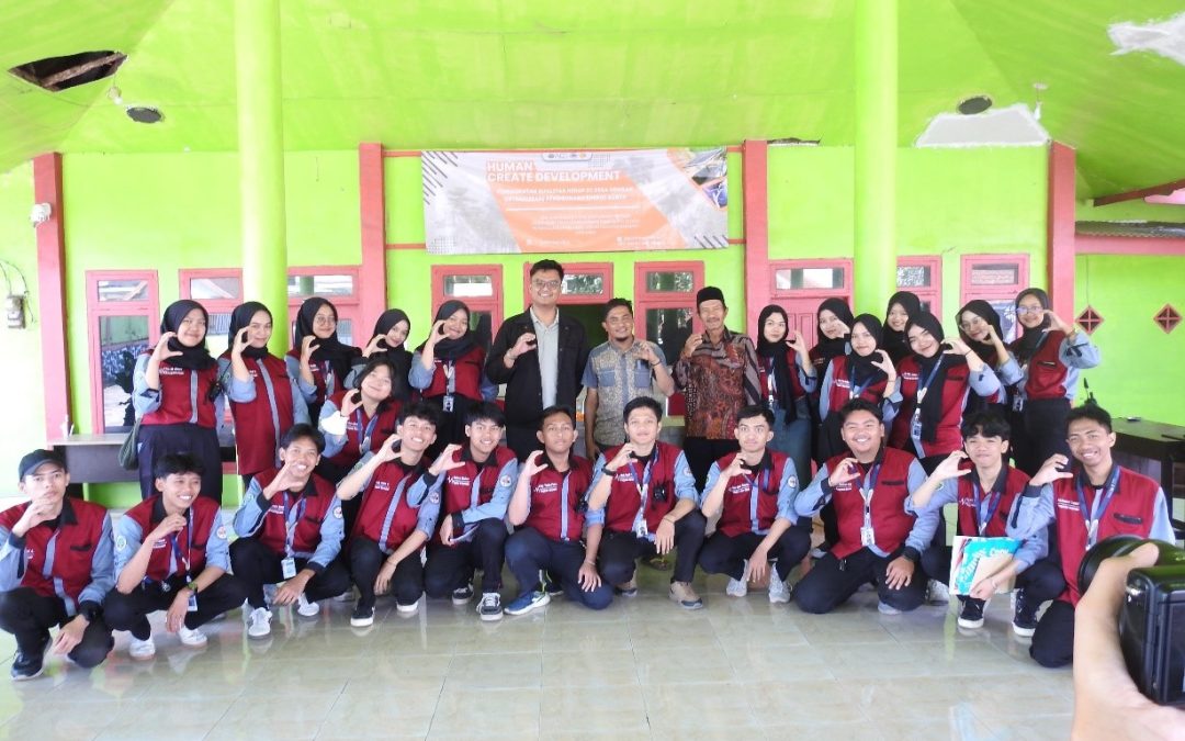 Edukasi Penerapan Penerangan Jalan Umum (PJU) Berbasis Panel Surya Untuk Mewujudkan Desa yang Ramah Lingkungan
