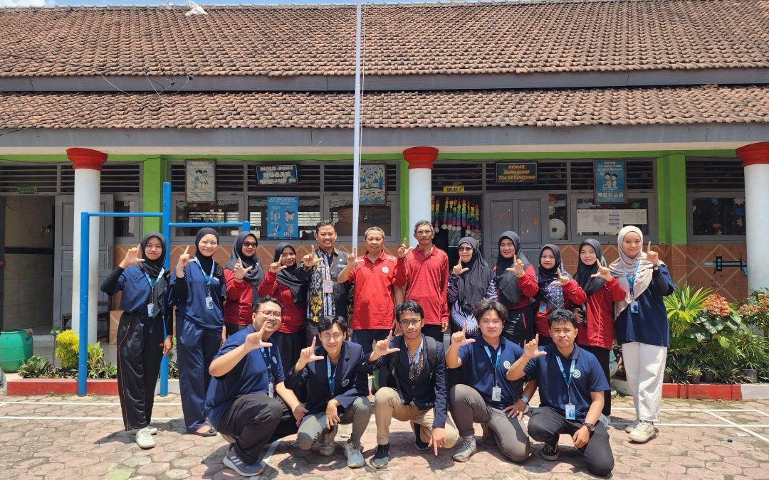 Belajar Seru di SDN 02 dan MI Thoriqul Huda Pandanrejo: KKN DTEI UM 2024 Hadirkan Edukasi Kreatif