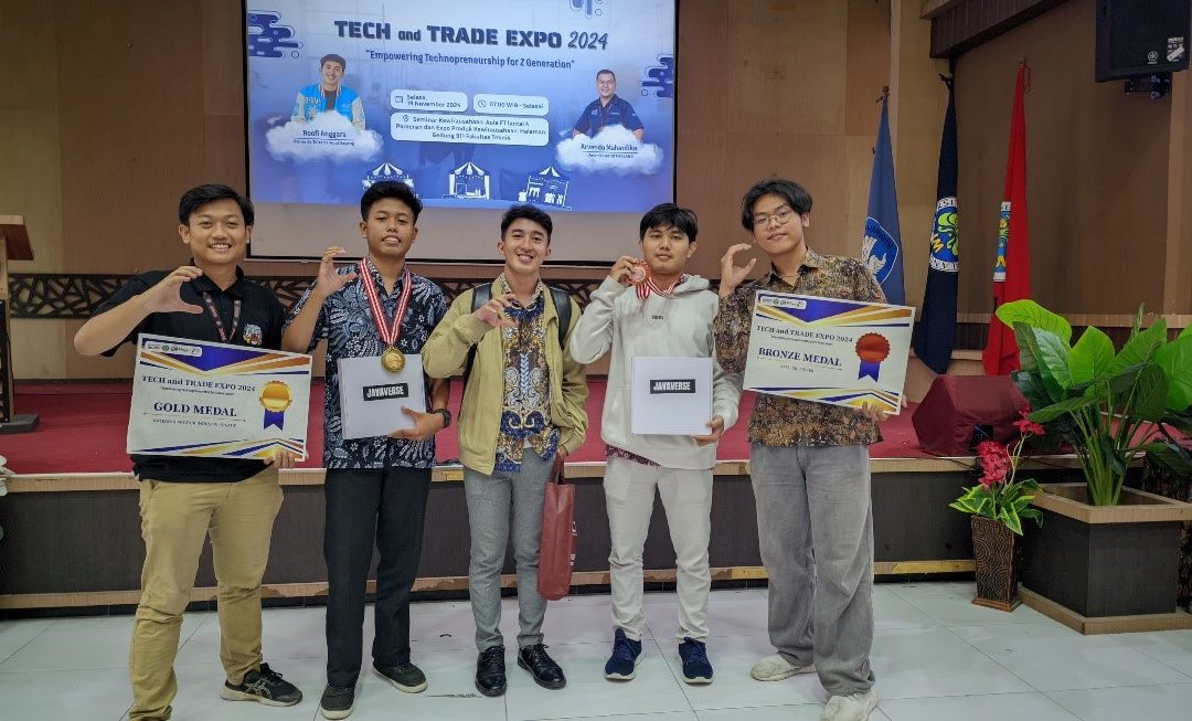 Usung Inovasi Fashion Perpaduan Budaya dan Teknologi, Javaverse Sukses Sabet 2 Medali di Tech and Trade Expo 2024