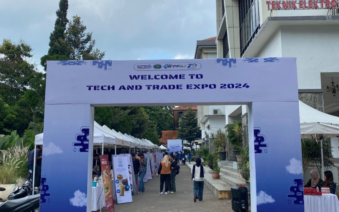 Dari Kuliner Hingga Inovasi Teknologi, Mahasiswa DTEI Pamerkan Karya Kreatif di Expo Kewirausahaan