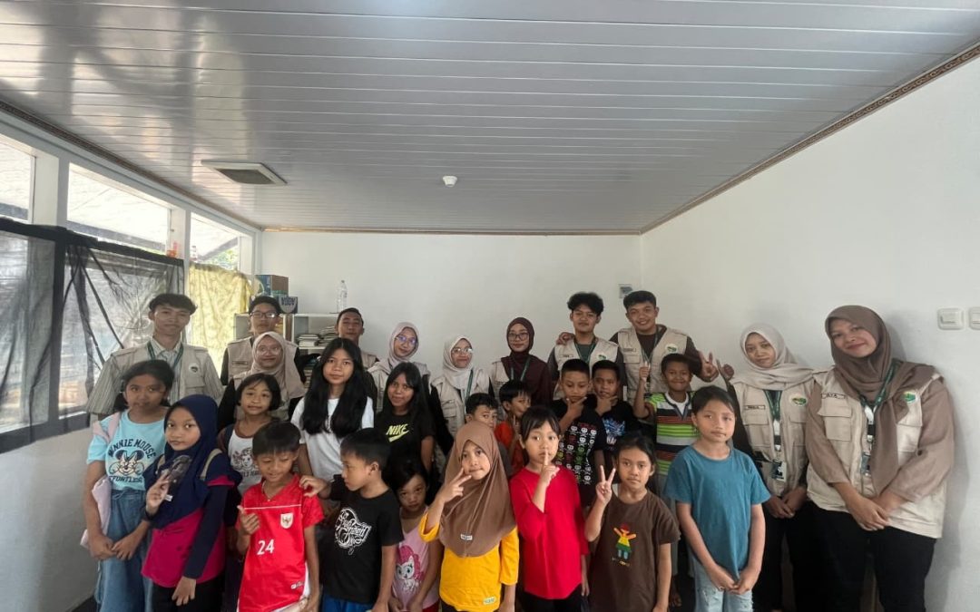 Mahasiswa Teknik Elektro dan Pendidikan Jasmani UM Gelar Pembelajaran Animasi untuk Stimulasi Kreativitas Anak Usia Dini di Rumah Langit